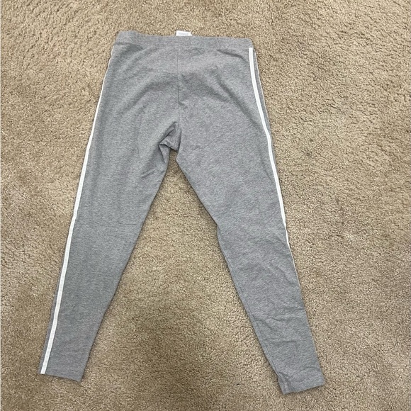 Gray Adidas leggings - Picture 3 of 3